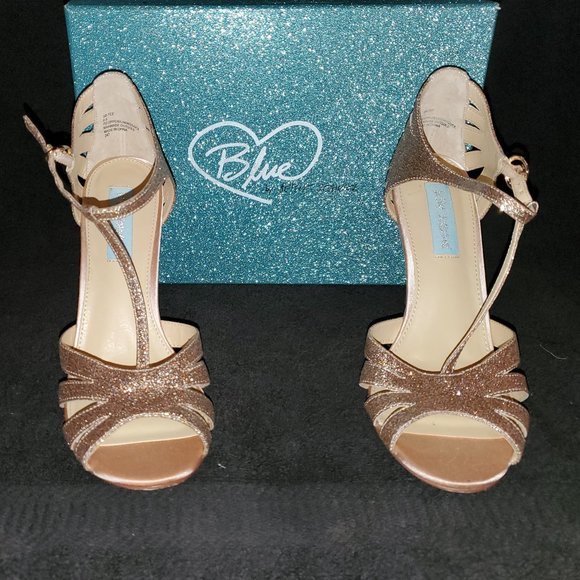 Blue By: Betsey Johnson Tee heel - Picture 1 of 5